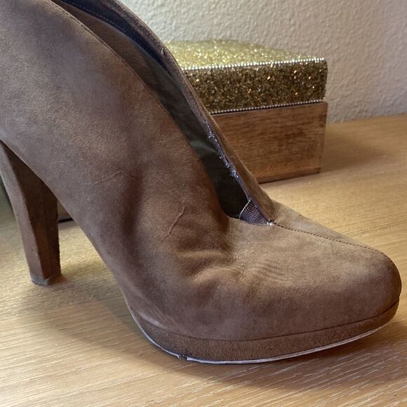 Michael Kors Tan Suede Heels Booties. Leather Size 9 Ankle Boot - Picture 4 of 16